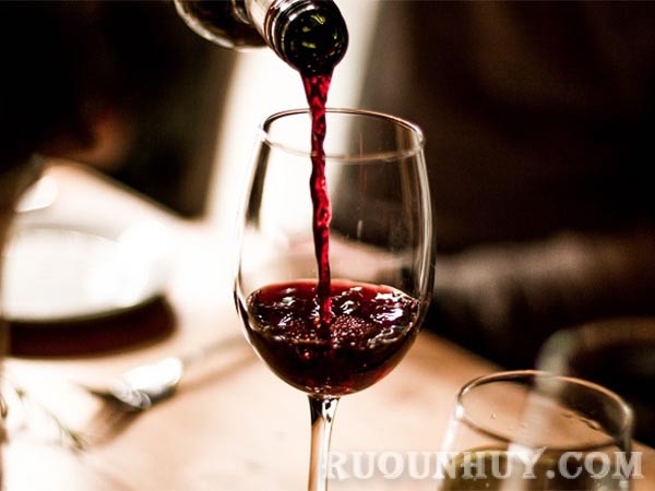 Rượu vang có chứa chất chống oxy hóa là công dụng của rượu vang mà bạn không nên bỏ qua