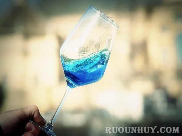 Nguồn gốc ra đời của rượu vang xanh
