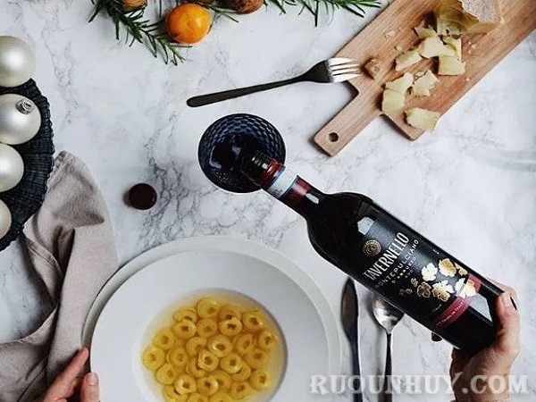 Rượu vang Ý Tavernello Montepulciano D’Abruzzo là một trong 8 chai rượu vang 200K bán chạy nhất hiện nay