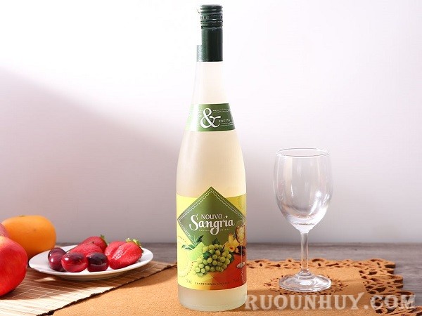 Rượu vang Nouvo Sangria White Wine là 1 trong 10 chai rượu vang Đà Lạt được yêu thích nhất hiện nay