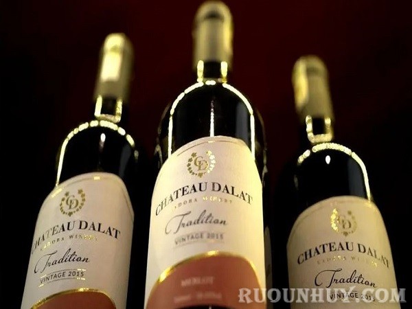 Rượu vang Đà Lạt Chateau Tradition Cabernet Sauvignon là 1 trong 10 chai rượu vang Đà Lạt được yêu thích nhất hiện nay
