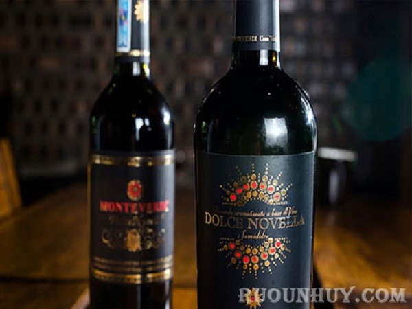 Rượu vang đỏ ngọt Monteverdi Dolce Novella là một trong 6 chai rượu vang nhẹ cho chị em được yêu thích nhất