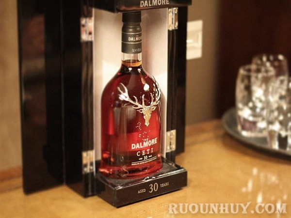 Dalmore 62 Single Highland Malt Scotch Matheson - 58.000 USD là một trong 10 chai rượu Whisky nổi tiếng và đắt tiền nhất